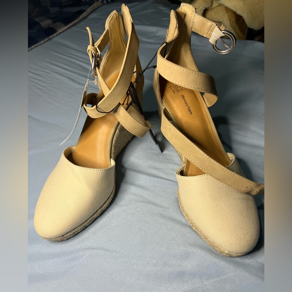 Espadrille Platform Footbed Sandals - Picture 7 of 9